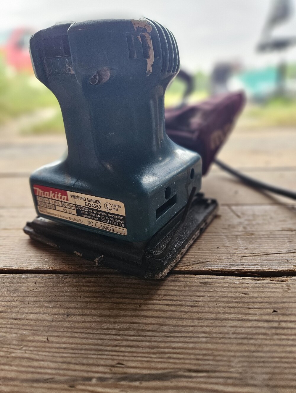 Makita Finishing Sander BO4552 Handheld Corded Palm Power Tool with Dust Bag